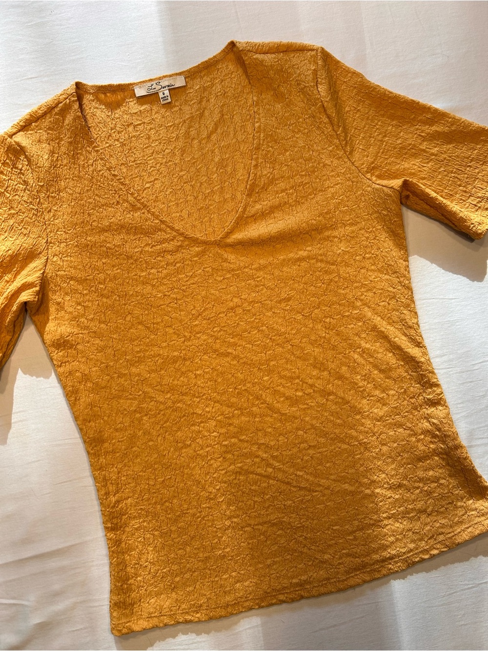 Les Serein Textured V-Neck Top Women’s Small Mustard Yellow